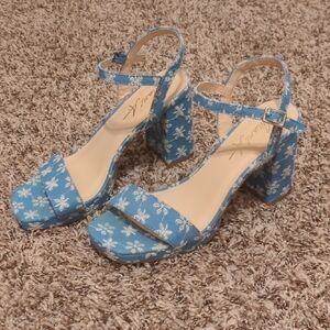 Mari A women's blue daisy print ankle strap block heeled sandals